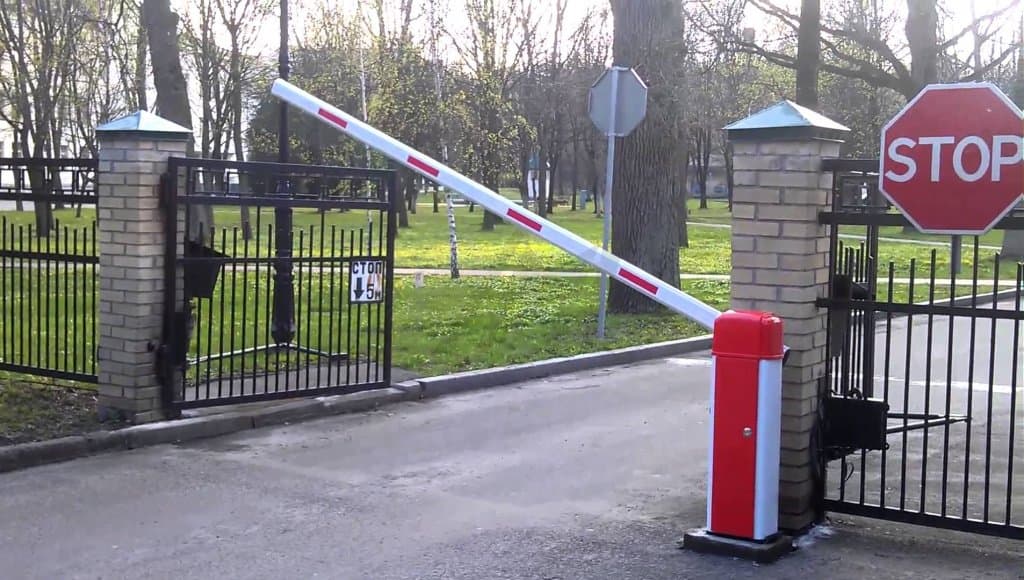 Подъемный шлагбаум